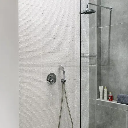 아파트 Nava In The Center With Private Parking Of Stayinthess