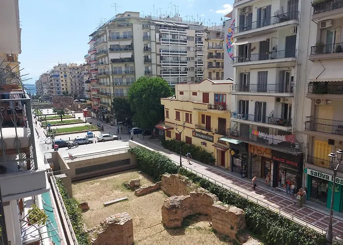 Nava In The Center With Private Parking Of Stayinthess Appartement