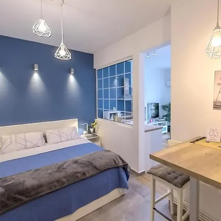 شقة Nava In The Center With Private Parking Of Stayinthess